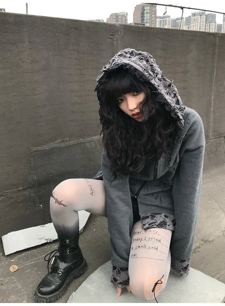 Grunge zerrissener Hoodie