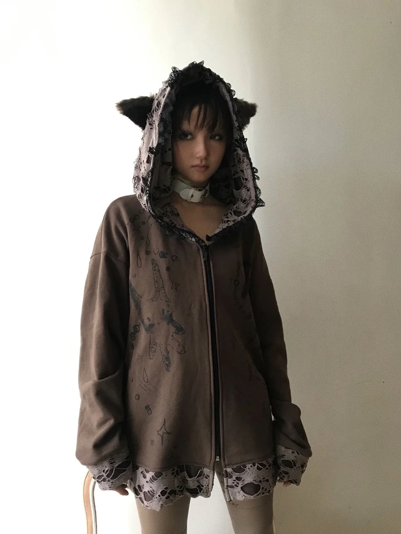 Grunge zerrissener Hoodie