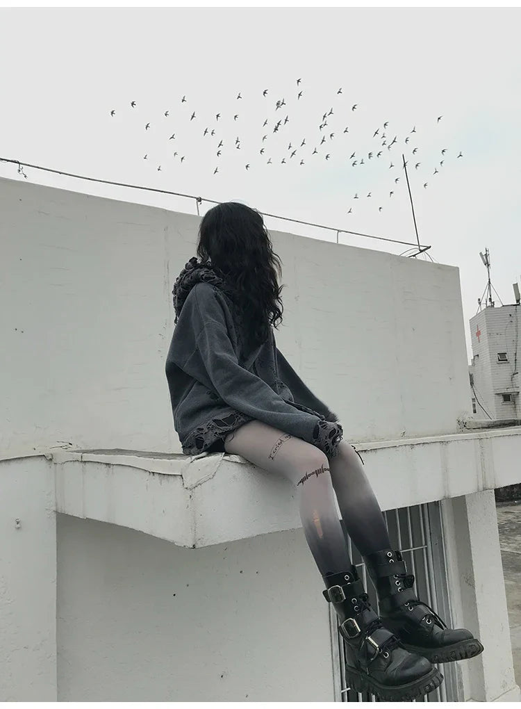 Grunge zerrissener Hoodie