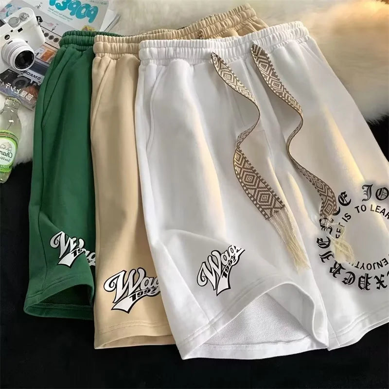 Shorts holgados con estampado de letras negras