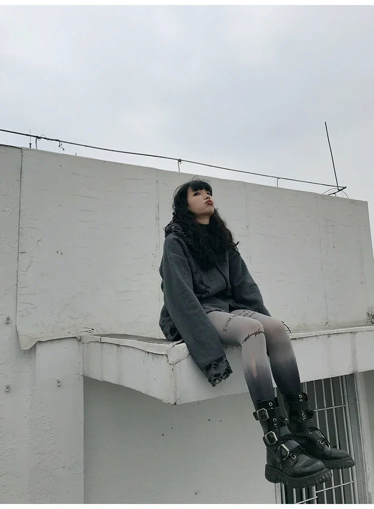 Grunge zerrissener Hoodie
