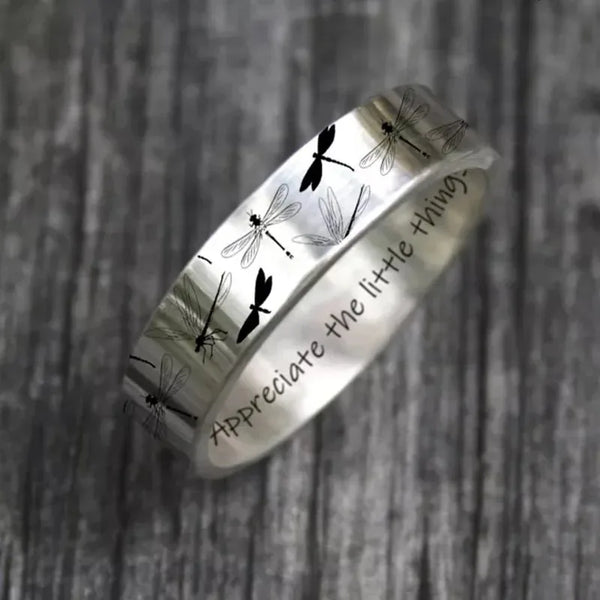 Vintage Dragonfly Pattern Ring