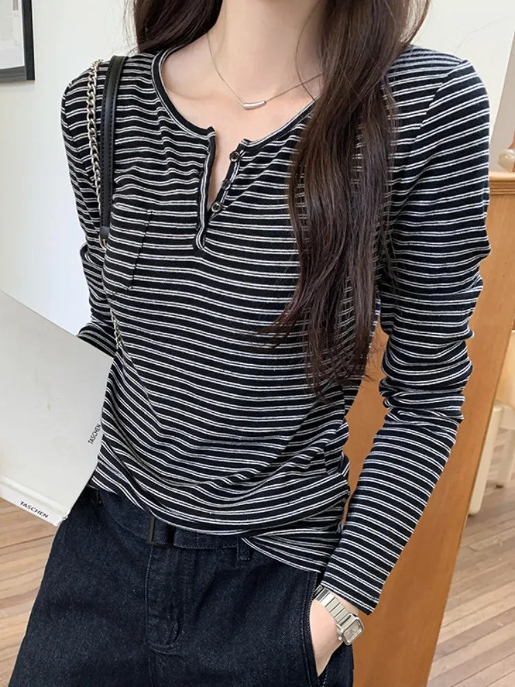 Gestreiftes Langarm-T-Shirt