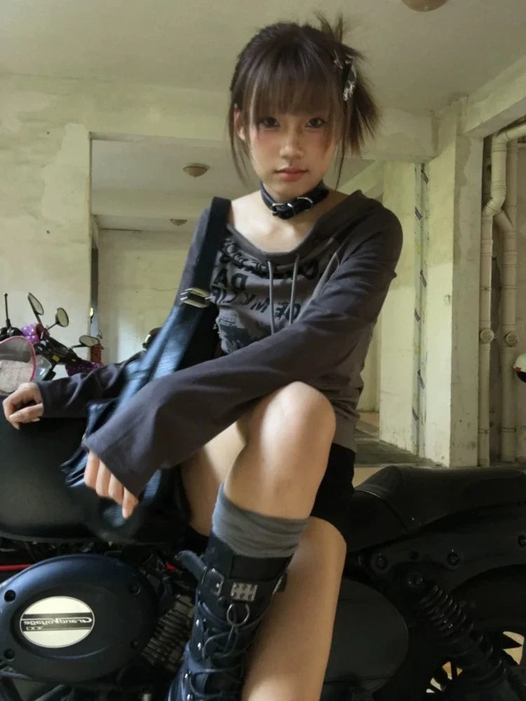 Model wearing the black Urban Graphic Print T-Shirt
