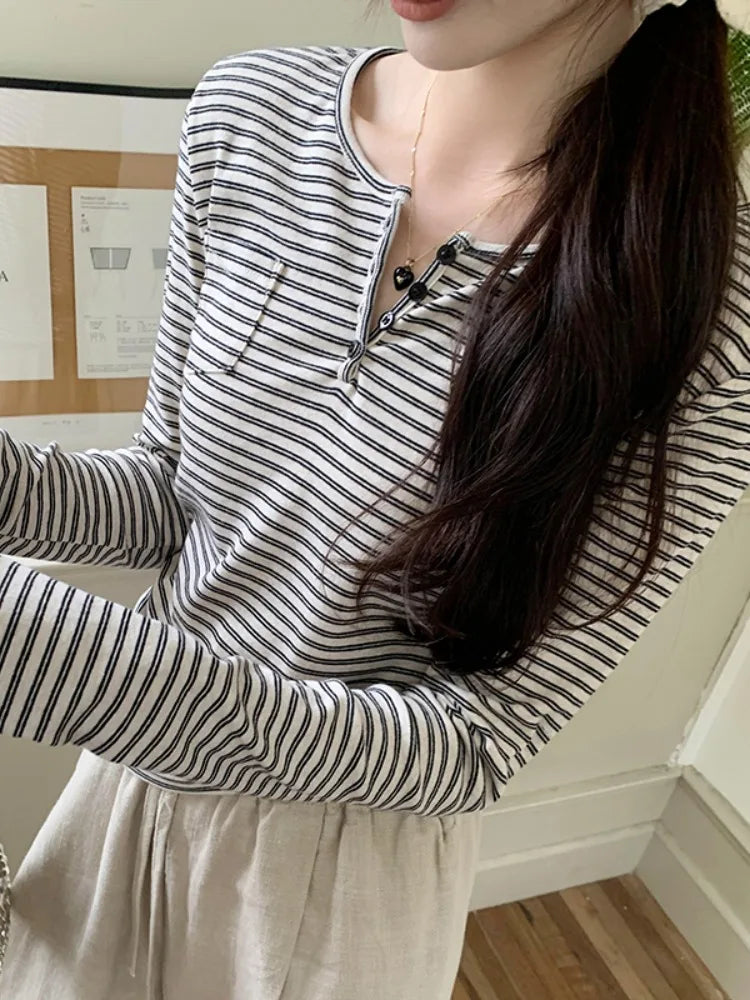 Gestreiftes Langarm-T-Shirt