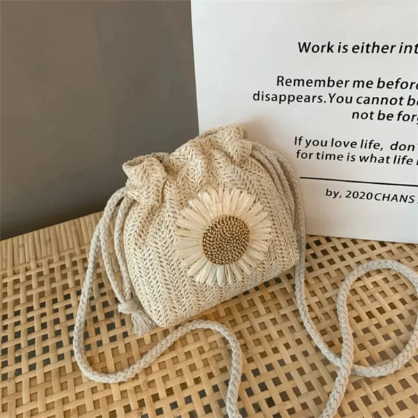 Knitted Daisy Flower Mini Crossbody Bag
